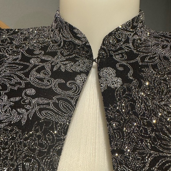 Alex Evenings Black and Silver Blazer with Intricate Pattern - Picture 3 of 13